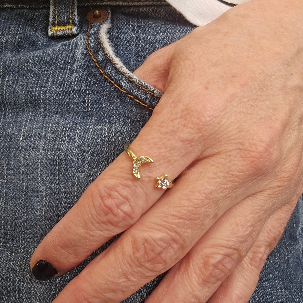 Star and Moon Ring - Picture 2 of 2